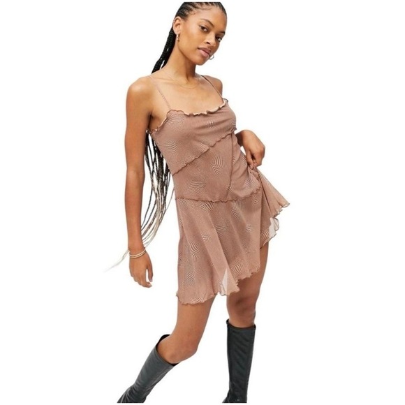 Urban Outfitters Dresses & Skirts - Urban Outfitters Mesh Optical Illusion Mini Dress Babydoll Lettuce Edge Large
